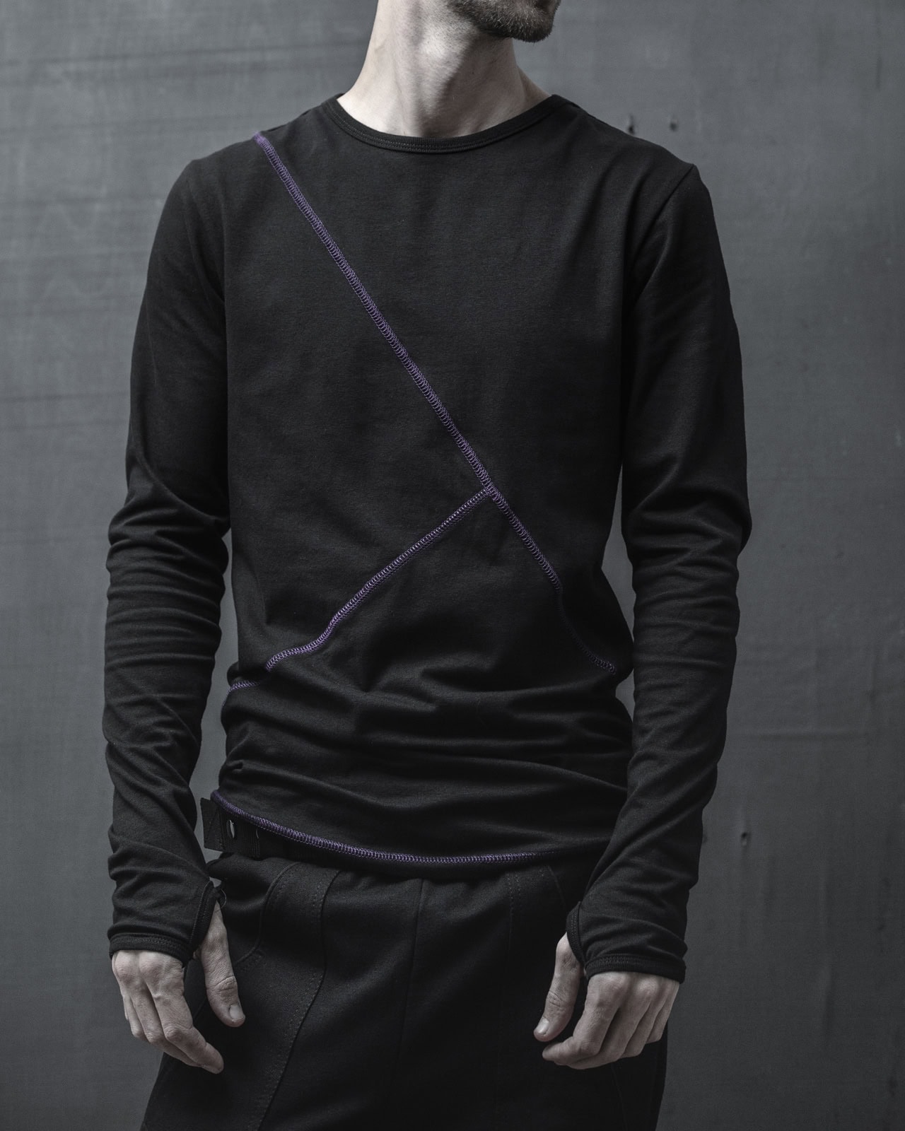 ON FOCUS | ANGULAR SEGMENT LONG SLEEVE TOP