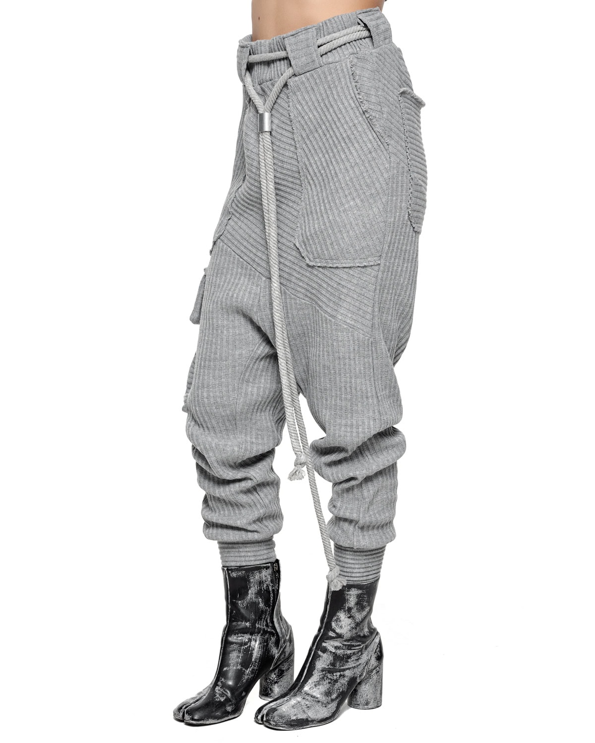 MINOAR - Deconstruct Volume Cargo Track Pants, Women's black cotton pants with drop-crotch silhouette - 5