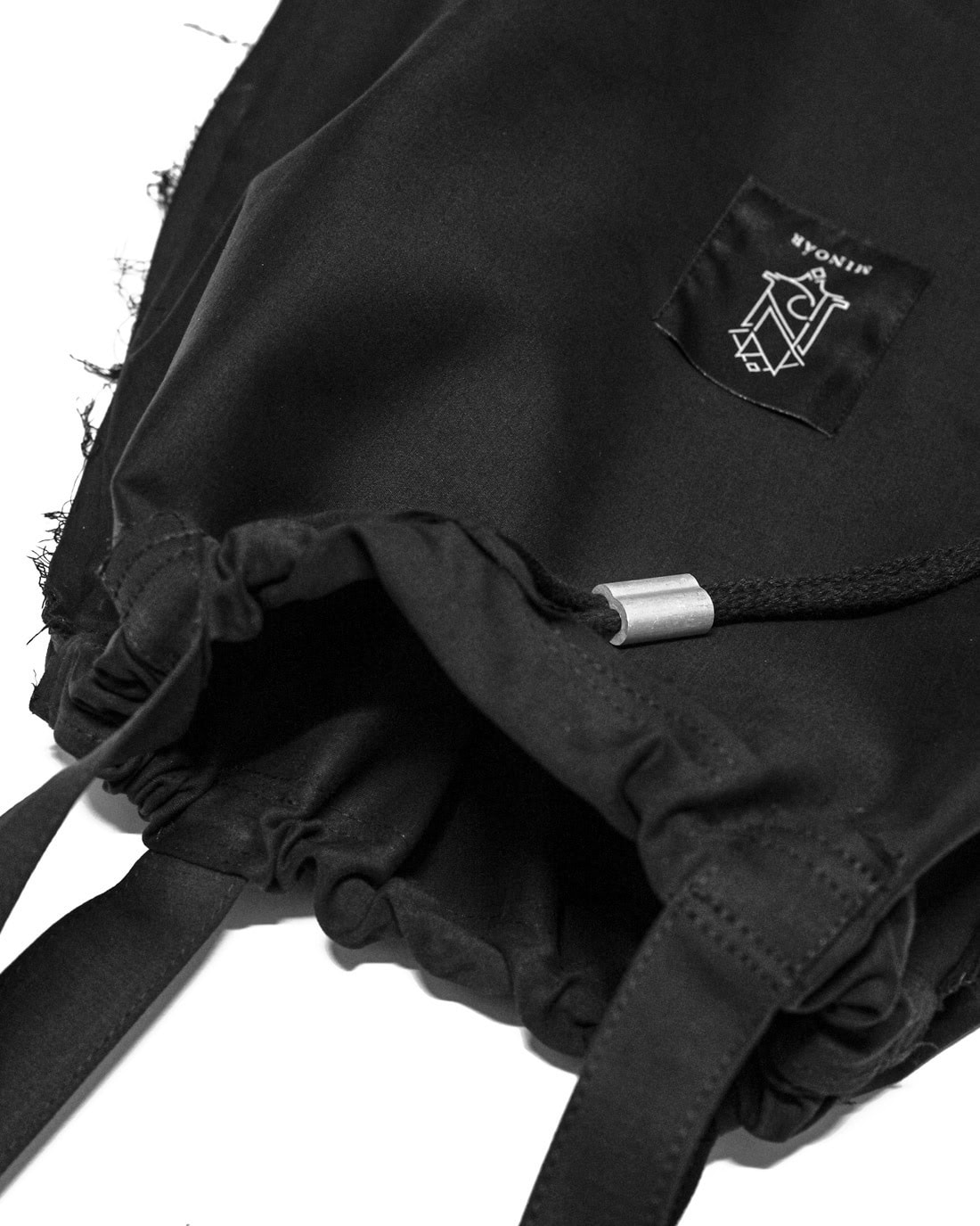 Minoár Signature Graphic Tote Bag - Image 6