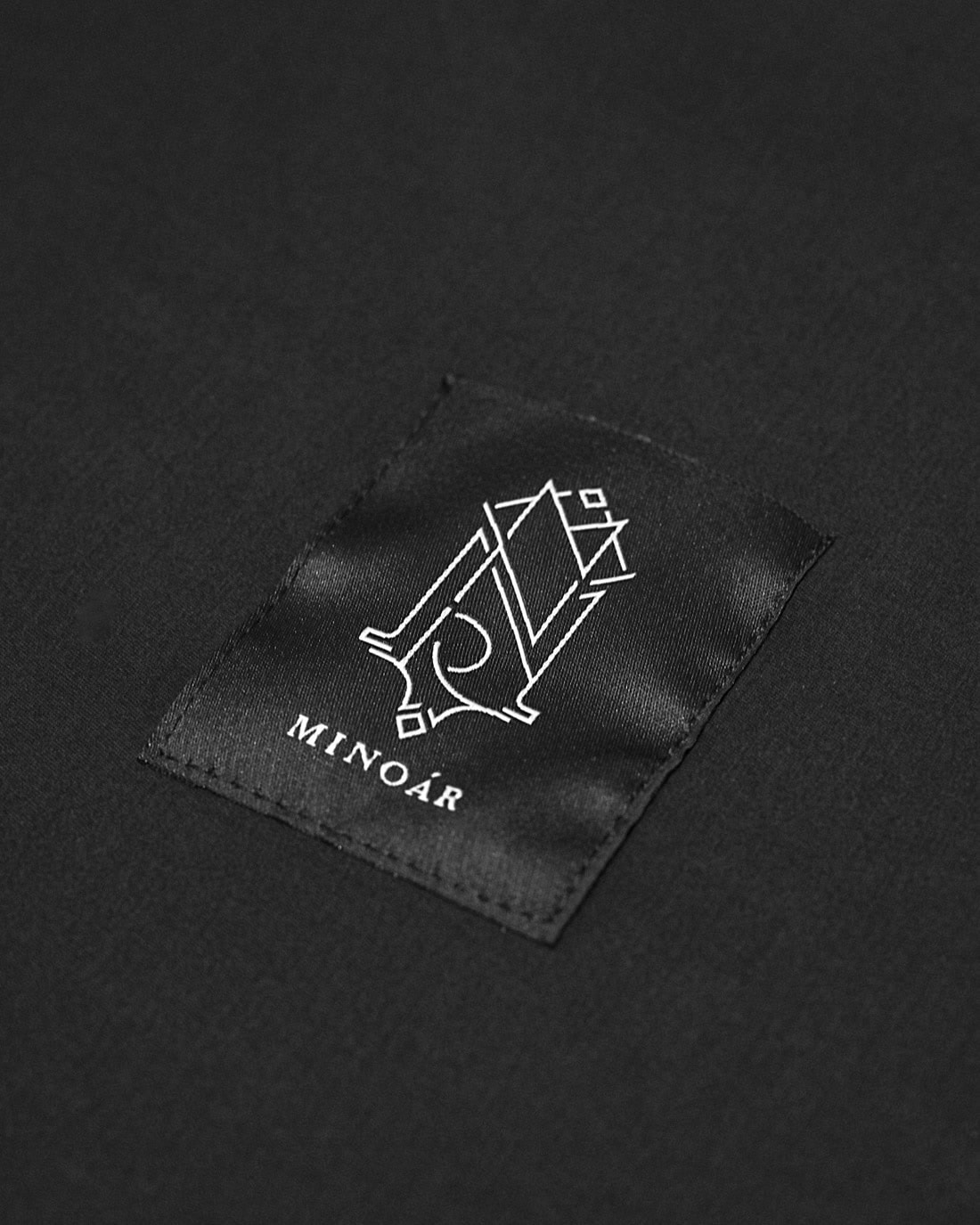 Minoár Signature Graphic Tote Bag - Image 5