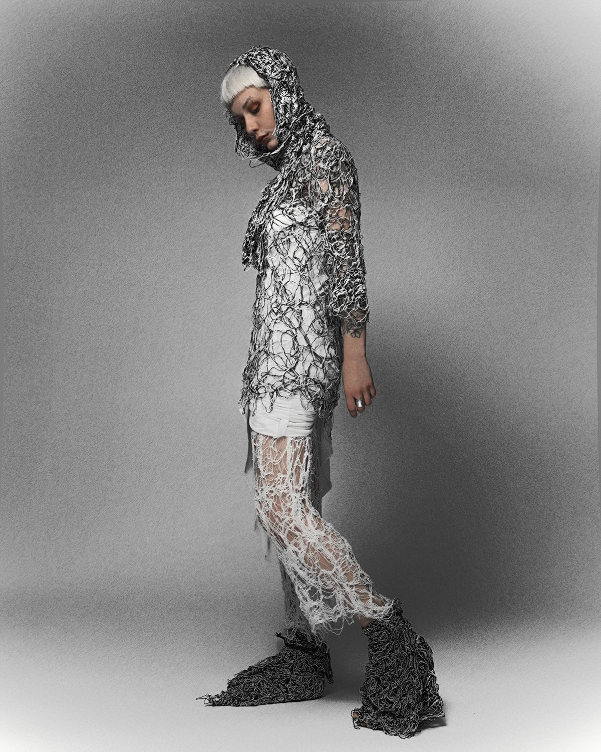 minoar-neutralism-editorial 10