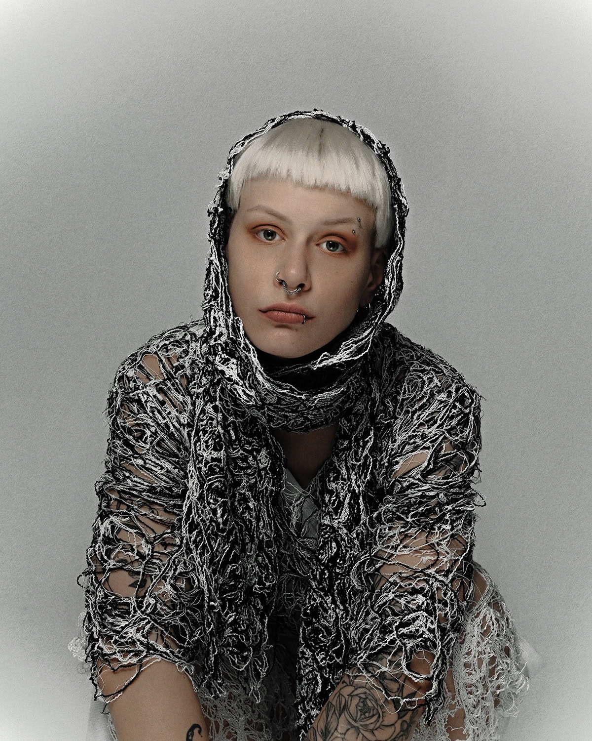 minoar-neutralism-editorial 11