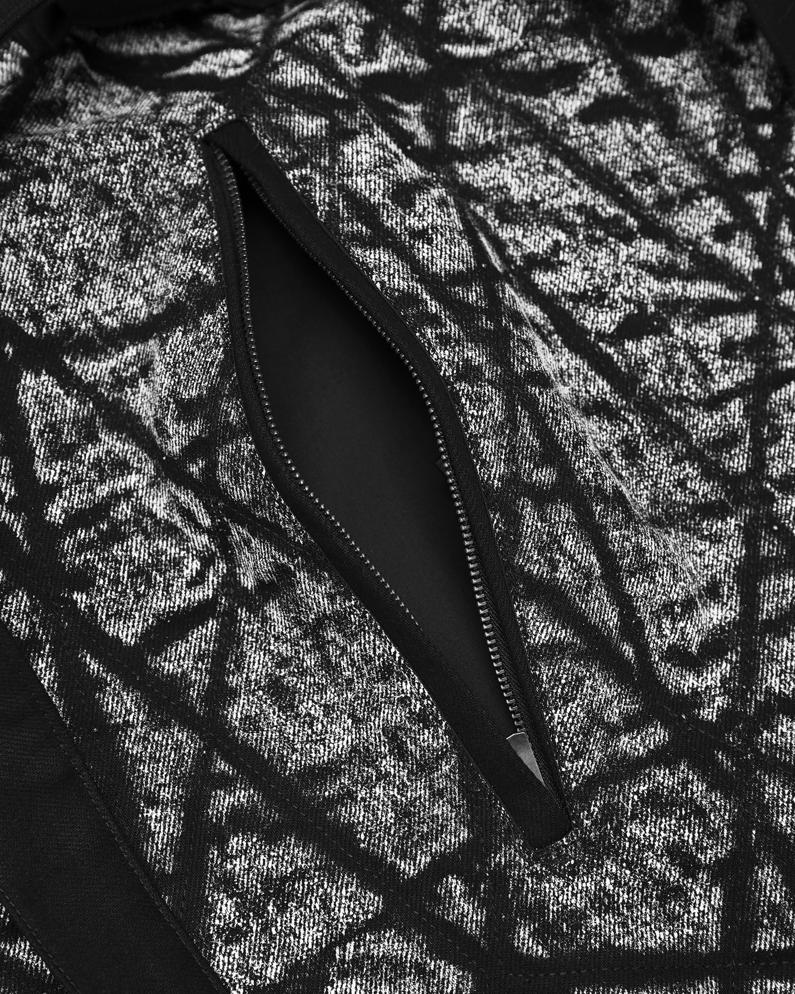 Tachyon Quilt Contrast Kutch Bag - Image 10