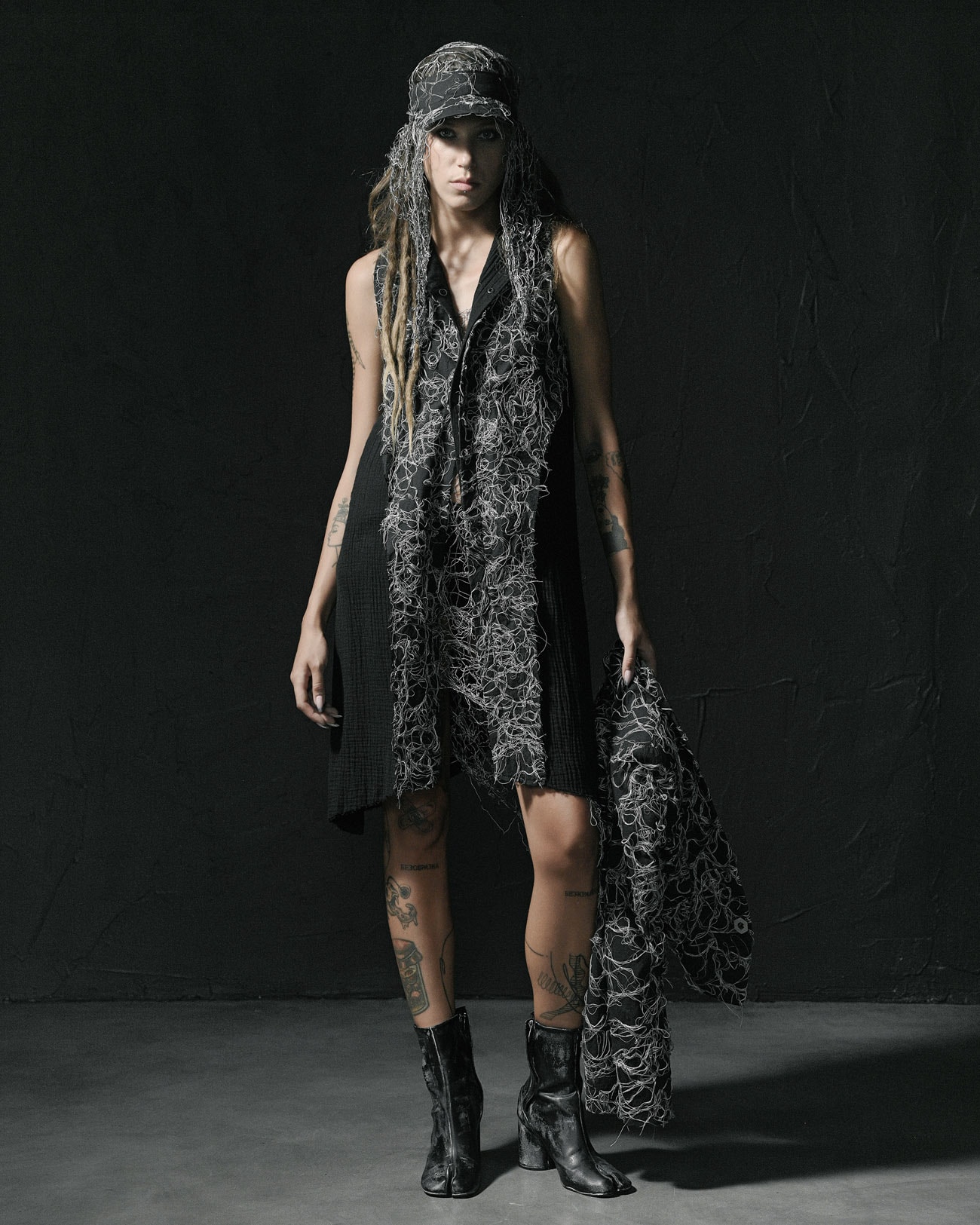 Contrast Cropped Collarless Jacket - Image 7