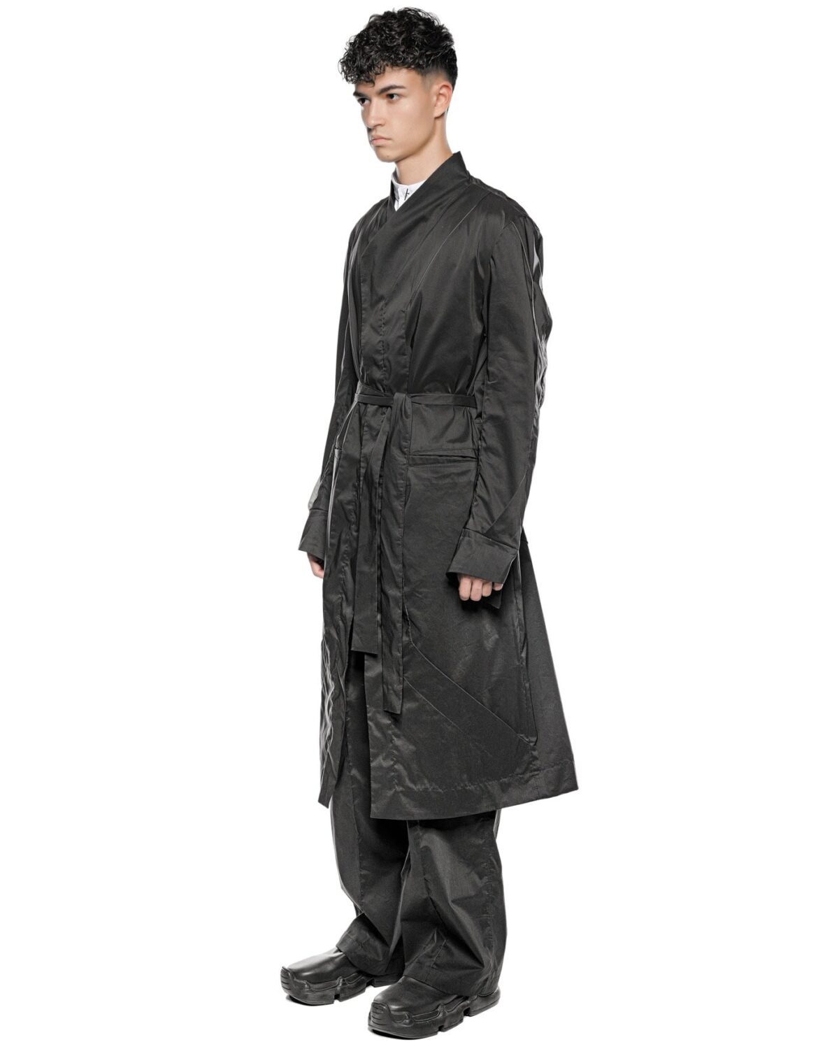 MINOAR - Gravity Deconstruct Trench Coat, Men's black cotton coat with multi-panel construction - 5