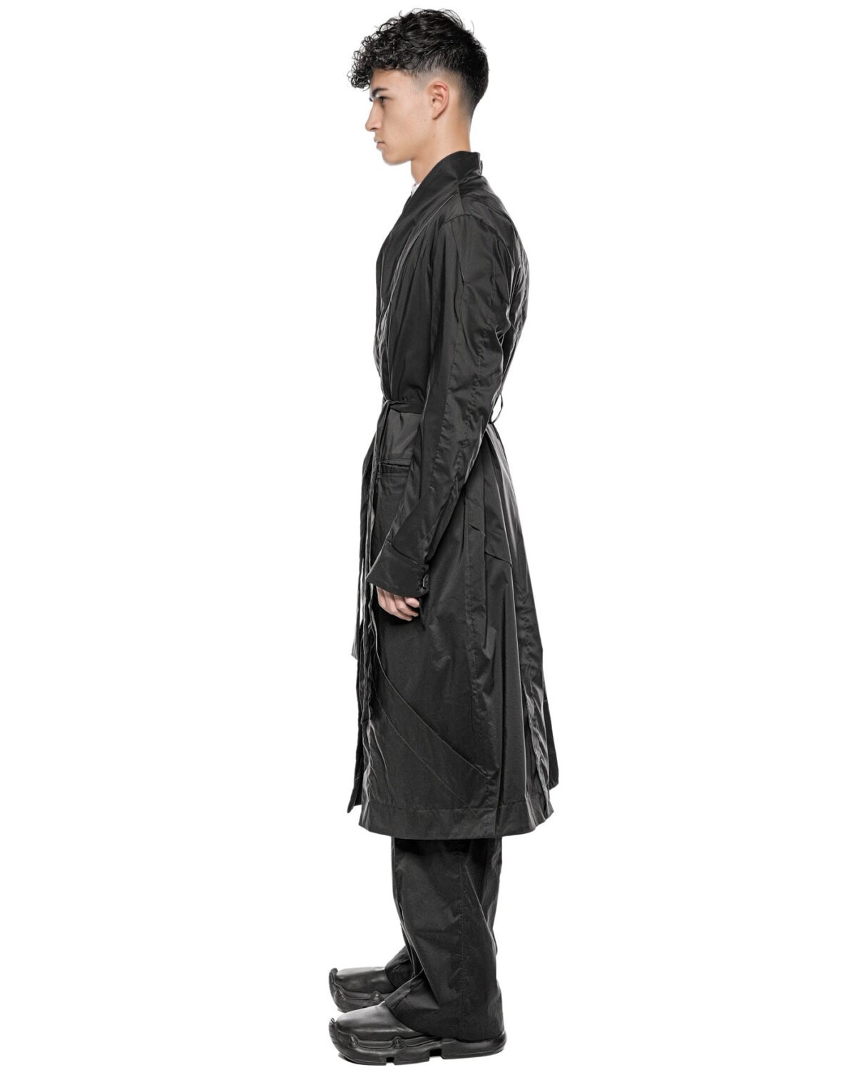 MINOAR - Gravity Deconstruct Trench Coat, Men's black cotton coat with multi-panel construction - 3