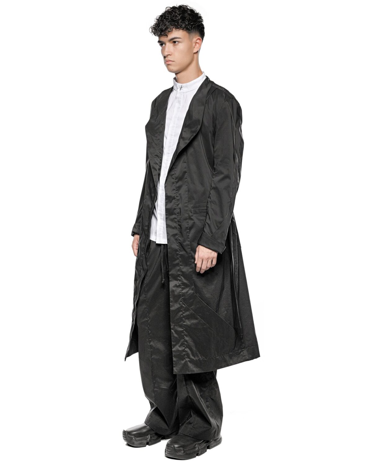 MINOAR - Gravity Deconstruct Trench Coat, Men's black cotton coat with multi-panel construction - 6