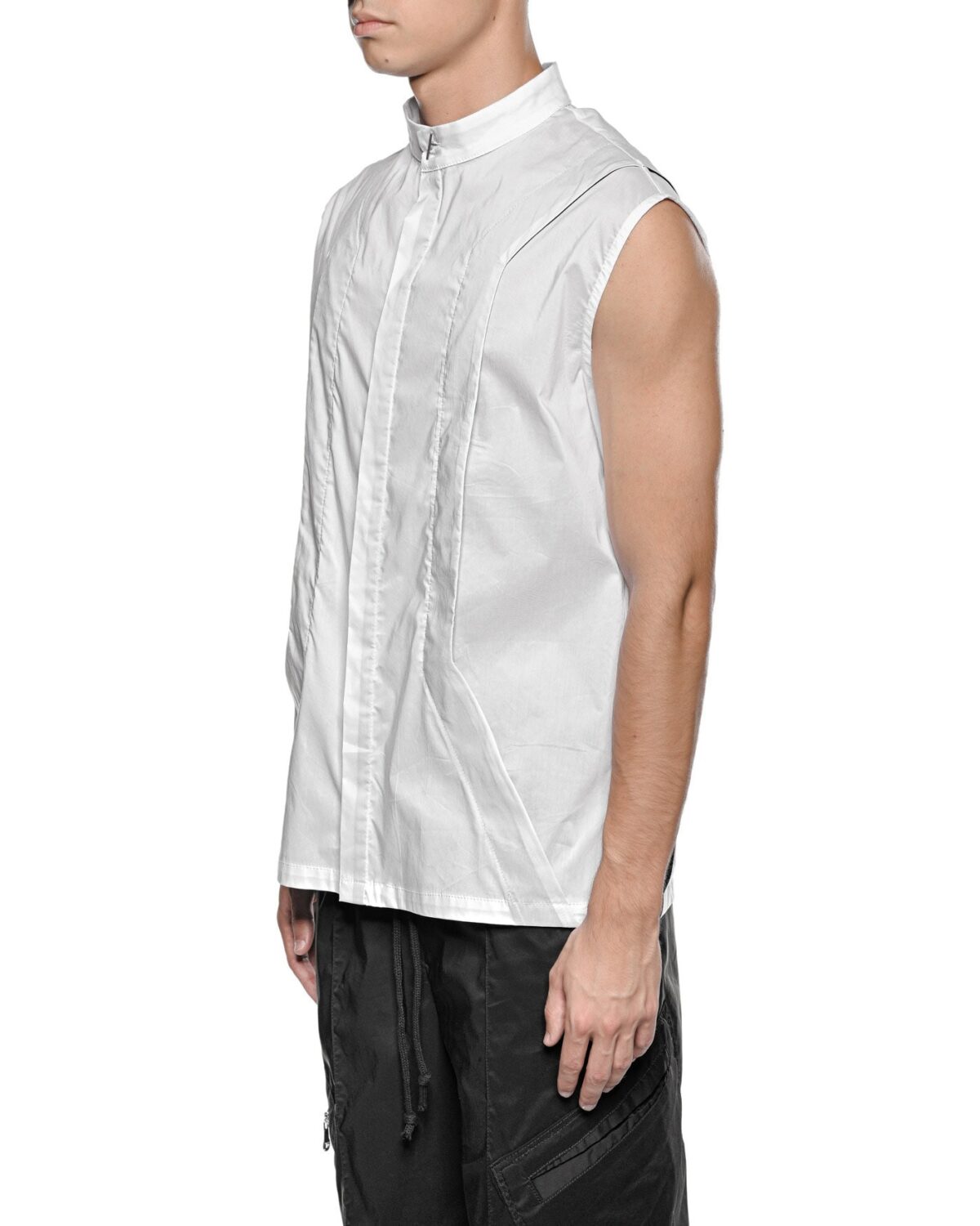 MINOAR - Gravity Layers Sleveeless Shirt, Men's white cotton shirt with multi-panel construction - 3
