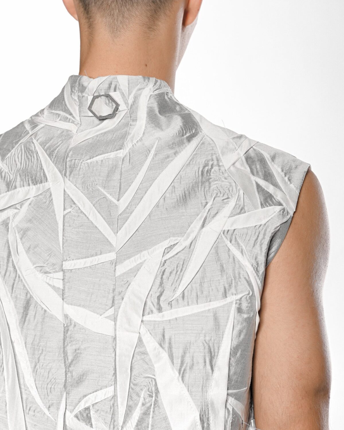 MINOAR - Diffuse Crushed Sleeveless Shirt, Men's white lyocell shirt with Crushed texture - 6