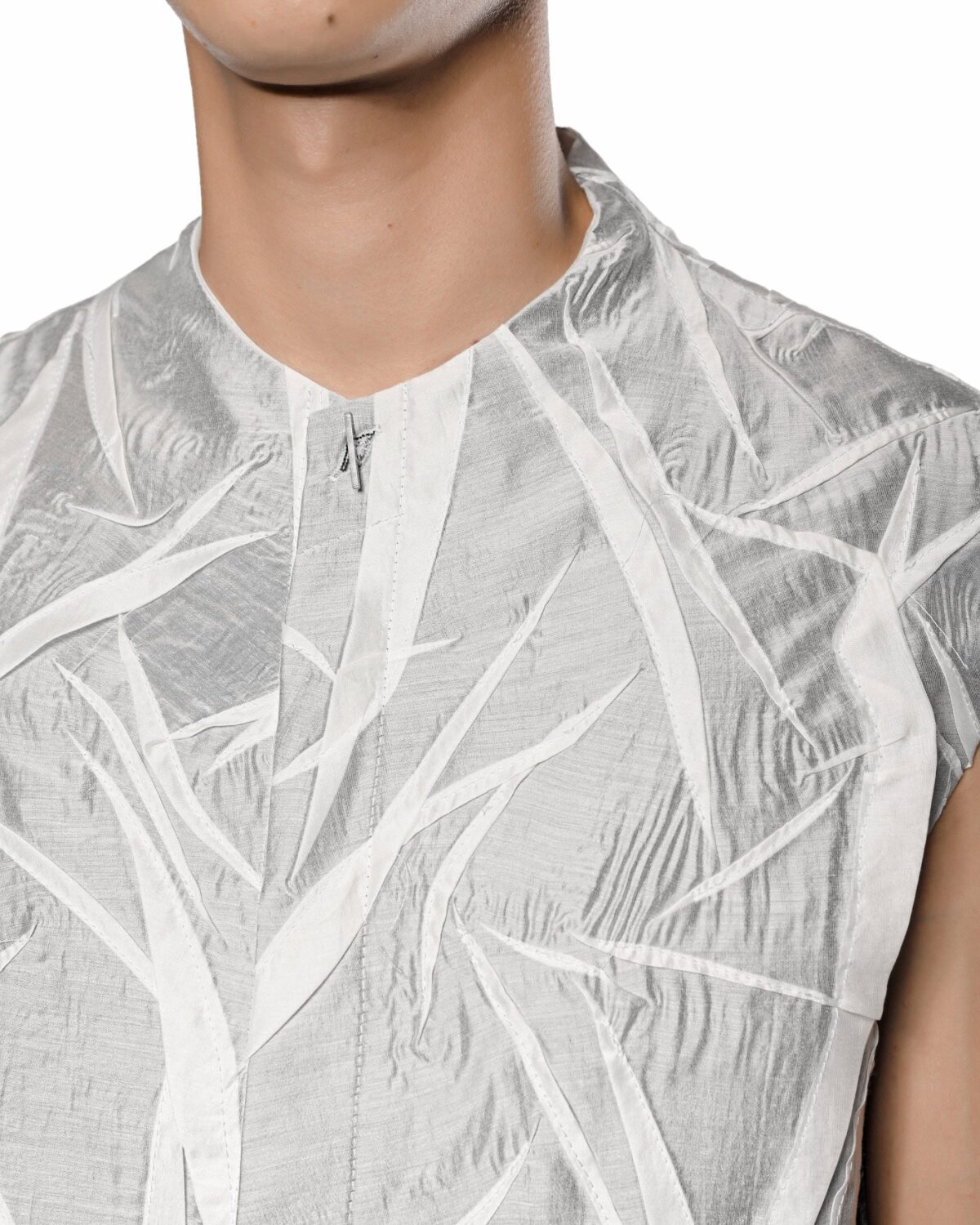MINOAR - Diffuse Crushed Sleeveless Shirt, Men's white lyocell shirt with Crushed texture - 5
