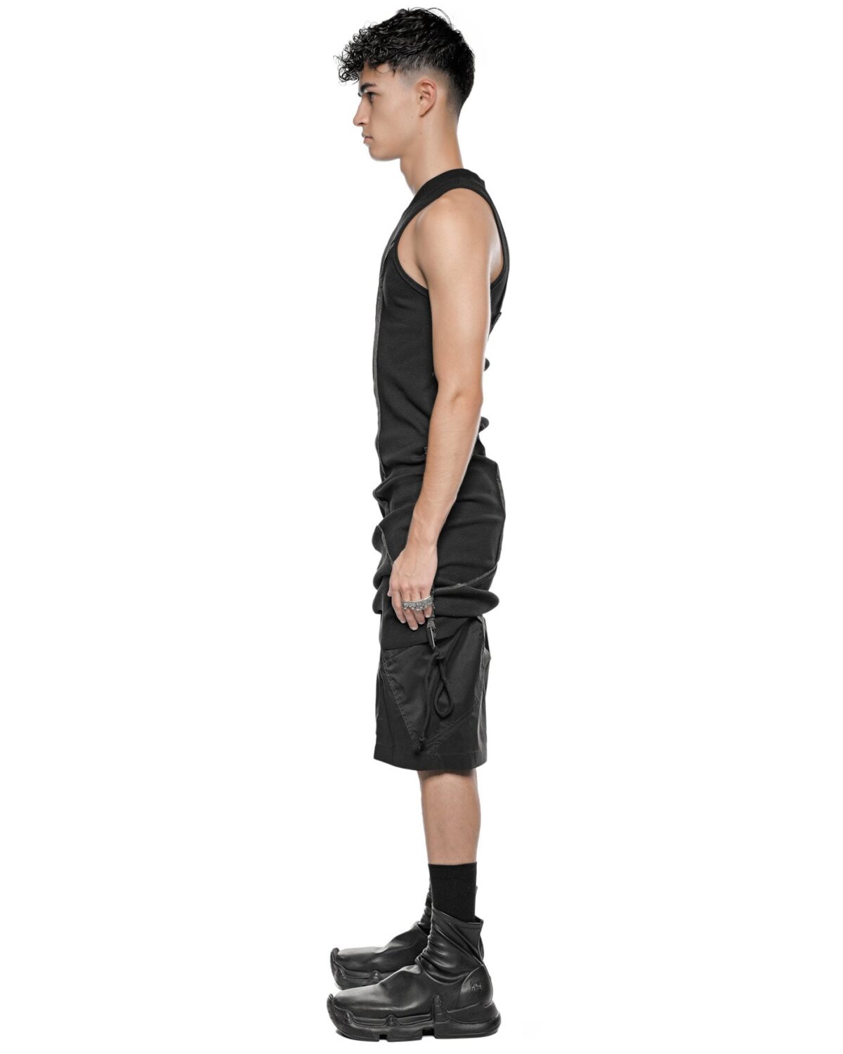 MINOAR - Cluster Adjustable Long Tank Top, Men's black cotton top with external seam detail - 4