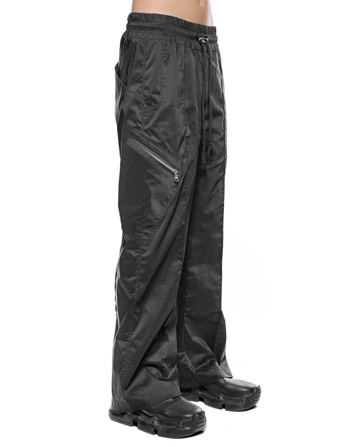 MINOAR - Gravity Flare Cargo Trousers, Men's black cotton trousers with diagonal welt pockets - 3