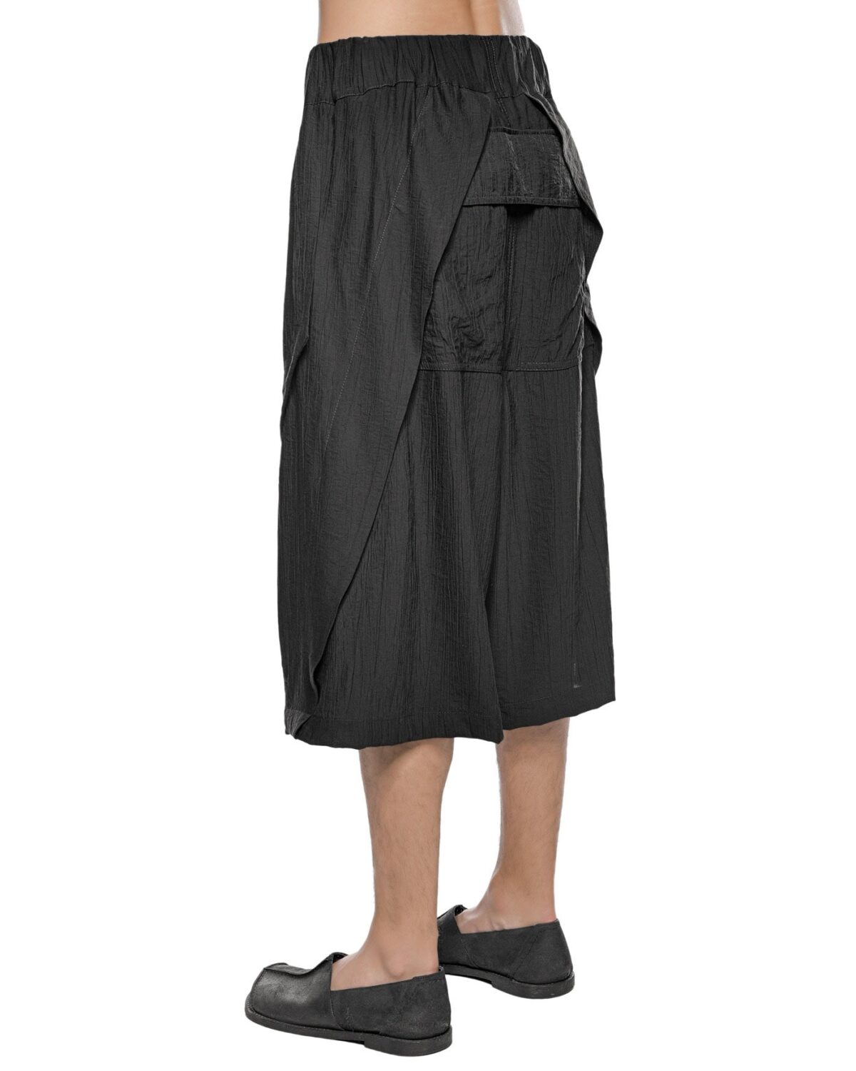 MINOAR - Array Loose Crop Panel Pants, Men's black viscose pants with drop-crotch silhouette - 5