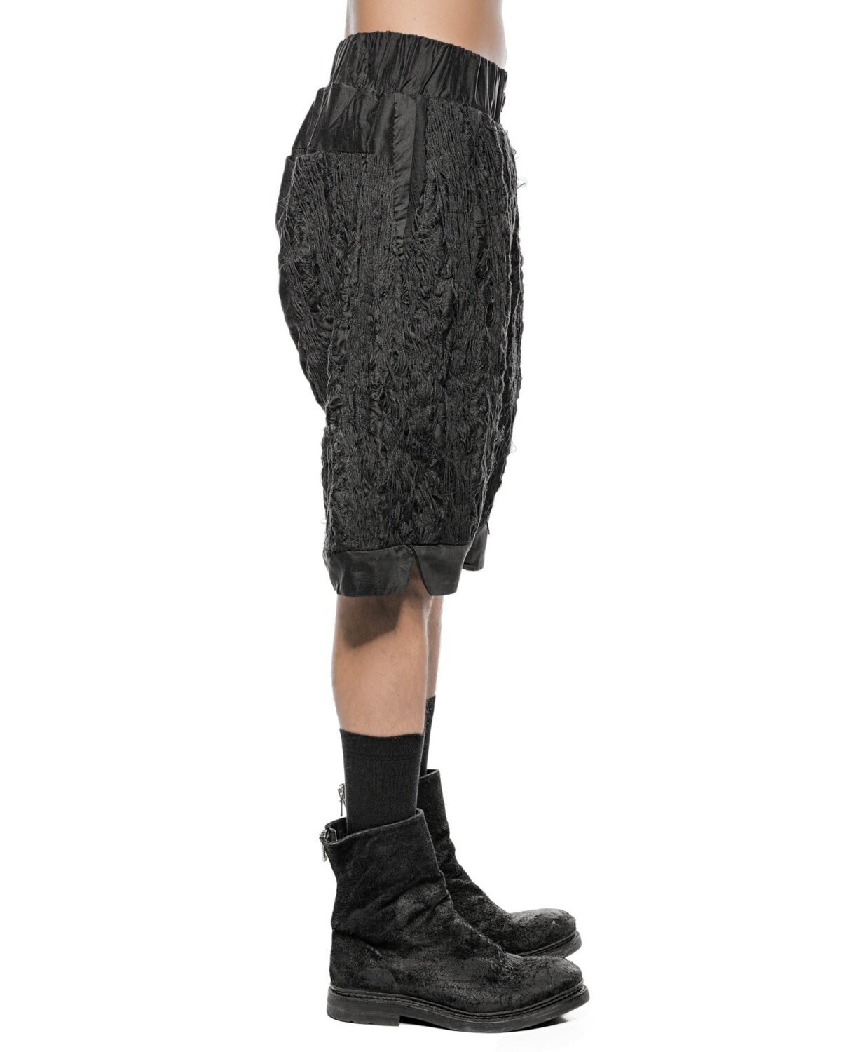 MINOAR - Filamentous Shell Wide Shorts, Men's black cotton shorts with Fiber-Bond texture - 5