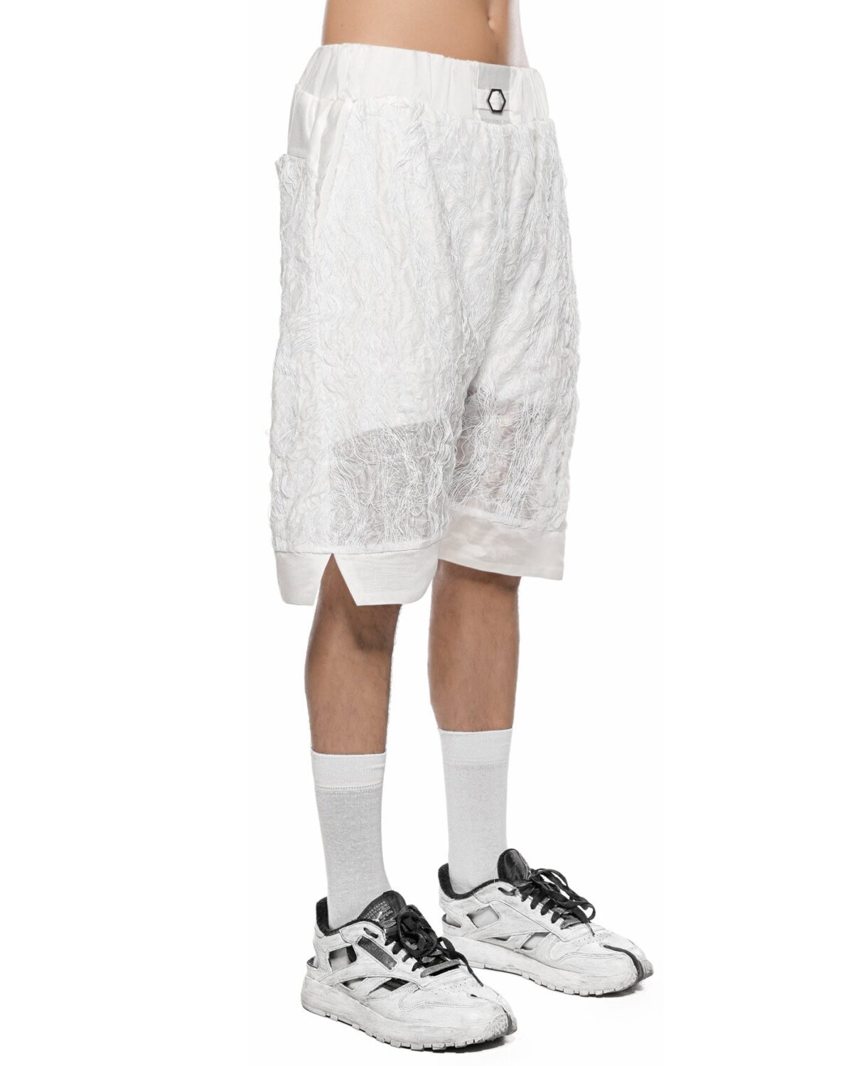MINOAR - Filamentous Shell Wide Shorts, Men's white cotton shorts with Fiber-Bond texture - 3