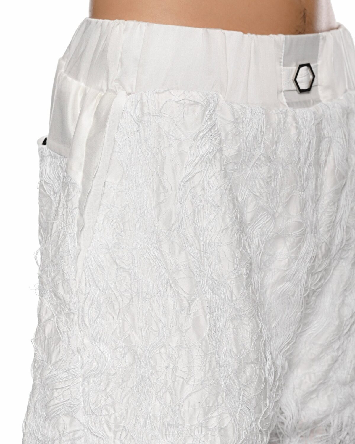 MINOAR - Filamentous Shell Wide Shorts, Men's white cotton shorts with Fiber-Bond texture - 7