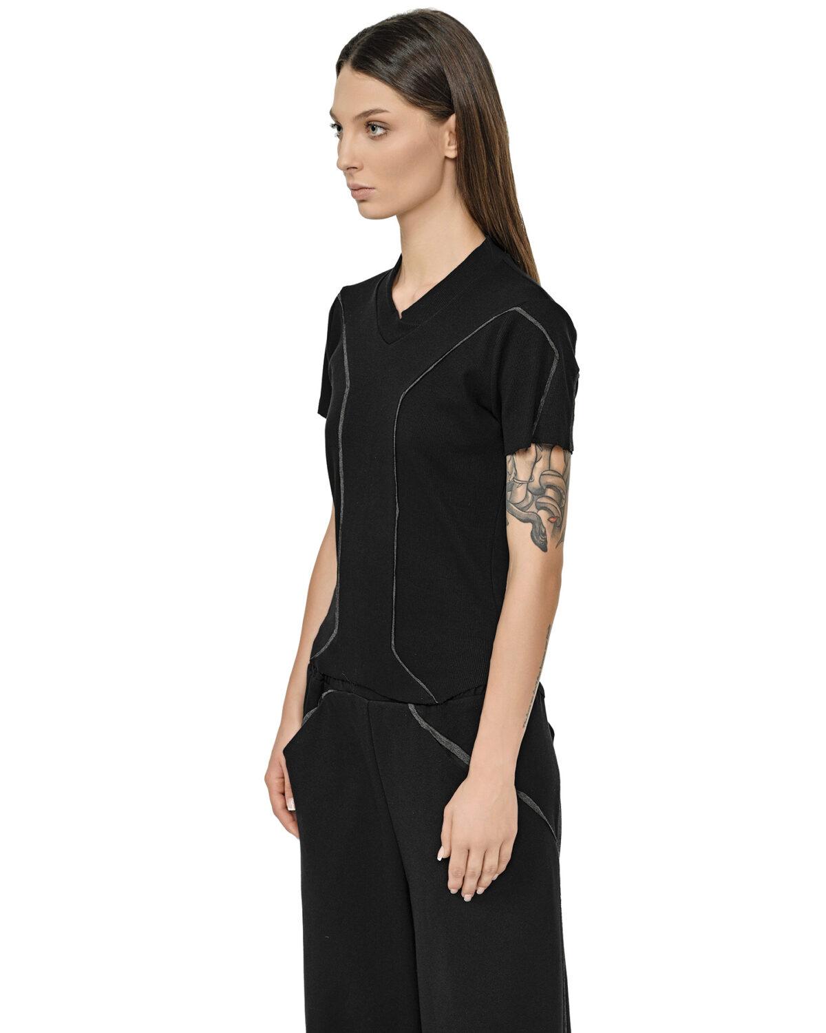 MINOAR - Cluster External Seam T-shirt, Women's black cotton T-shirt with external seam detail - 3