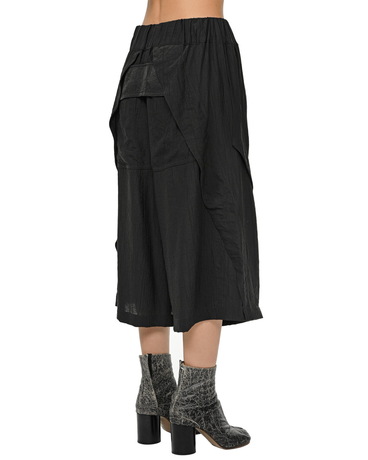 MINOAR - Array Loose Crop Panel Pants, Women's black viscose pants with drop-crotch silhouette - 5