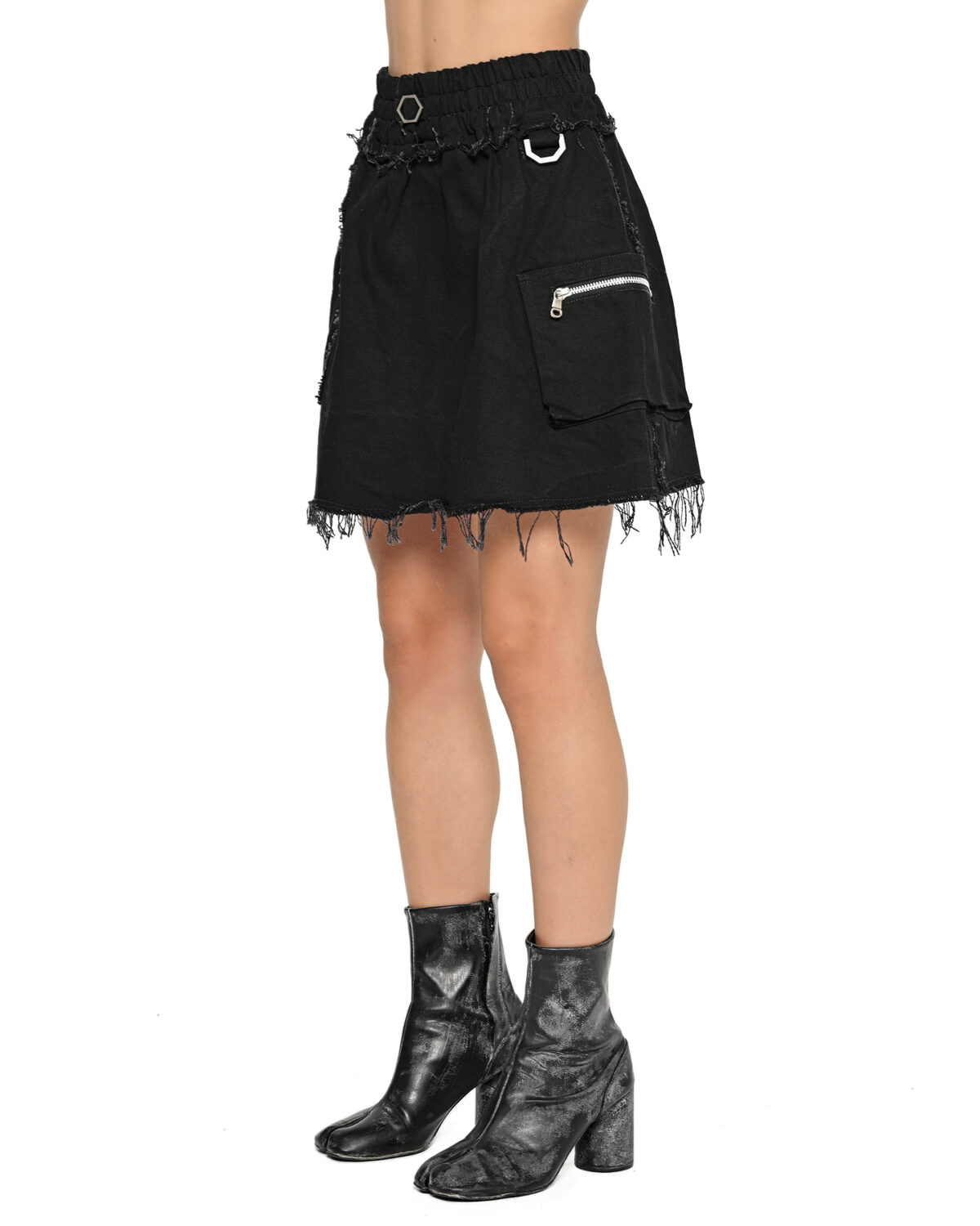 MINOAR - Multi-Cut Denim Washed Skirt, Women's black cotton skirt with cargo pocket detail - 3