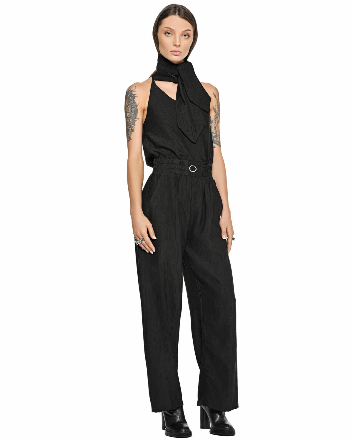 MINOAR - Array Bow Collar Black Overall, Women's black viscose overall with relaxed fit - 3