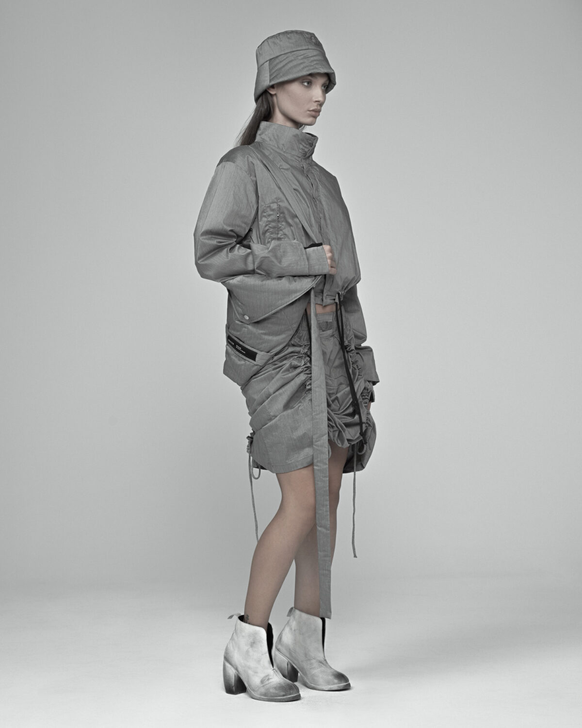 MINOAR - Inox Adjustable Stellar Skirt, Women's grey cotton skirt with diagonal welt pockets - 10