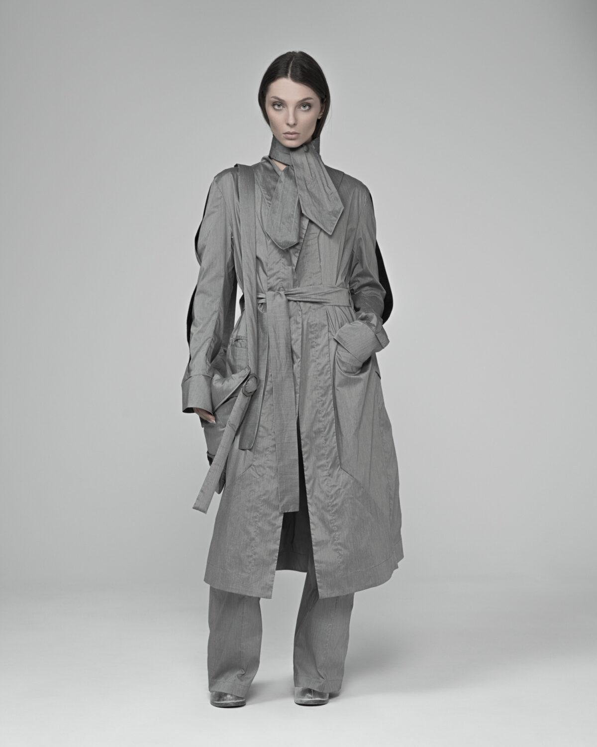 MINOAR - Gravity Grey Deconstruct Trench Coat, Women's grey cotton coat with multi-panel construction - 7