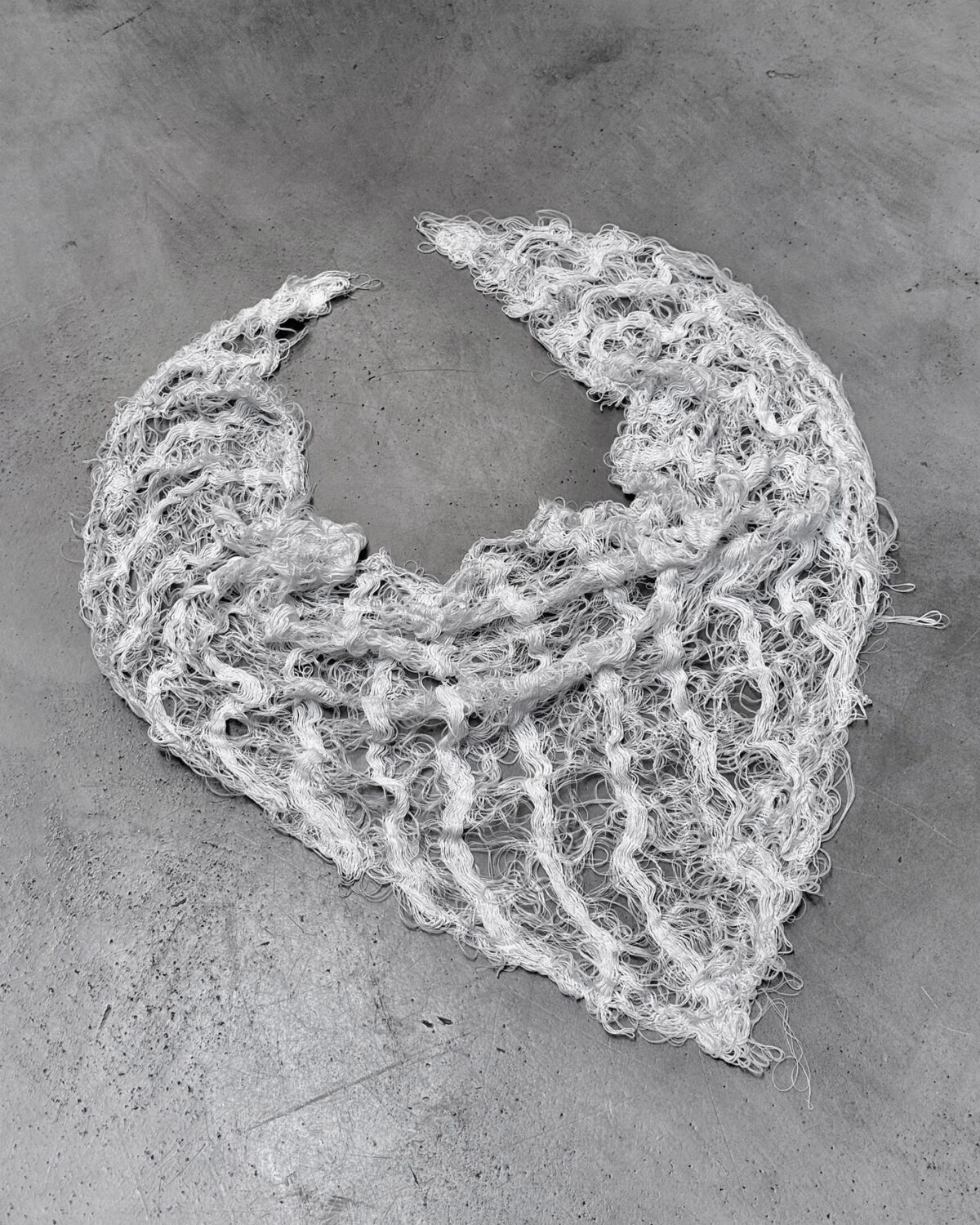 MINOAR - Filamentous Bandana Light Scarf, Unisex black cotton scarf with Fiber-Bond texture - 3