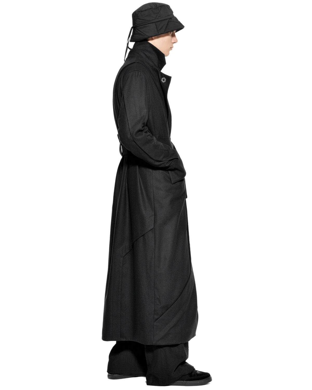 MINOAR - Wool Apex Overlap Long Coat, Men's black cotton coat with multi-panel construction - 10