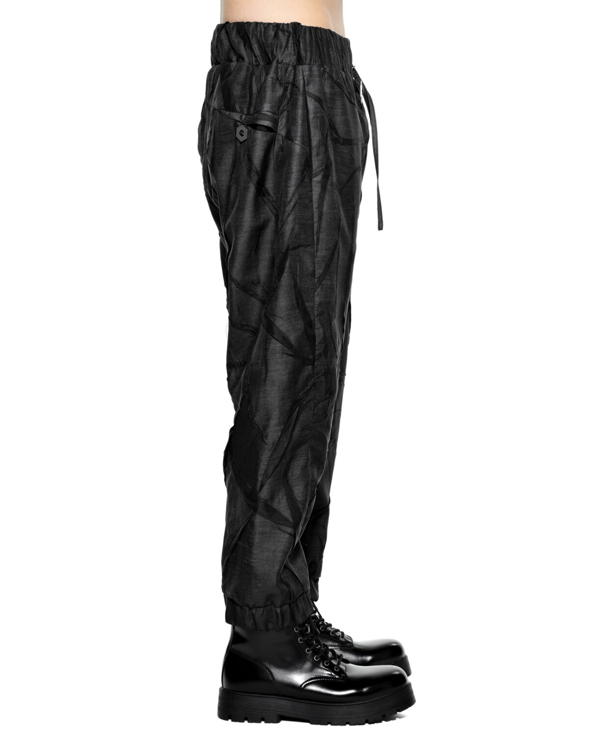 MINOAR - Diffuse Crushed Dark Pants, Men's black lyocell pants with diagonal welt pockets - 6