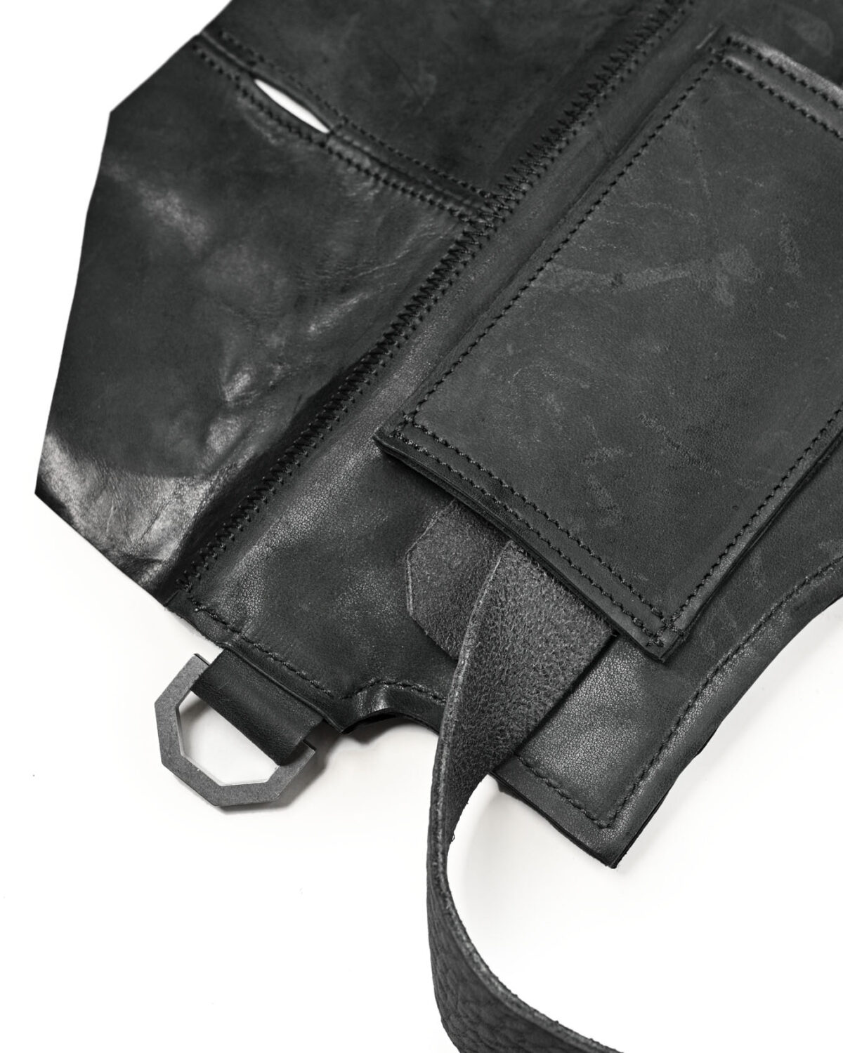 MINOAR - Asymmetrical Leather Belt Purse, Unisex black leather with steel hardware detail - 7