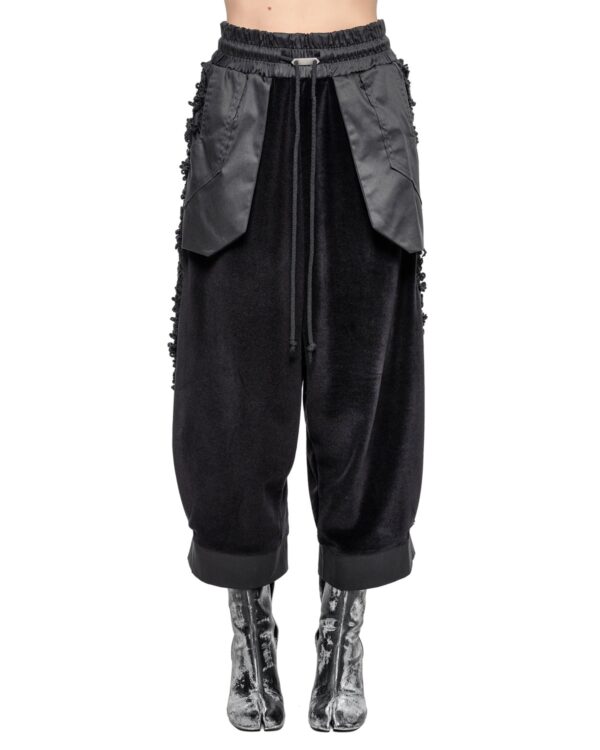 MINOAR - Velvet Fiber Bond Wide Crop Pants, Women's black cotton pants with drop-crotch silhouette - 1