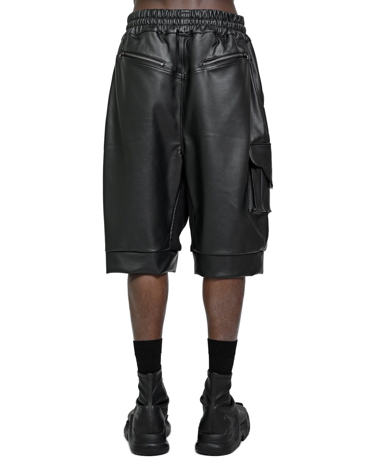 MINOAR - Wide Cut Vegan Leather Shorts, Men's black leather shorts with cargo pocket detail - 4