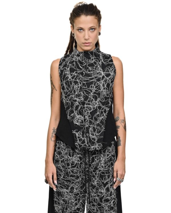 MINOAR - Contrast Angle Construct Vest, Women's black cotton vest with multi-segment construction - 1