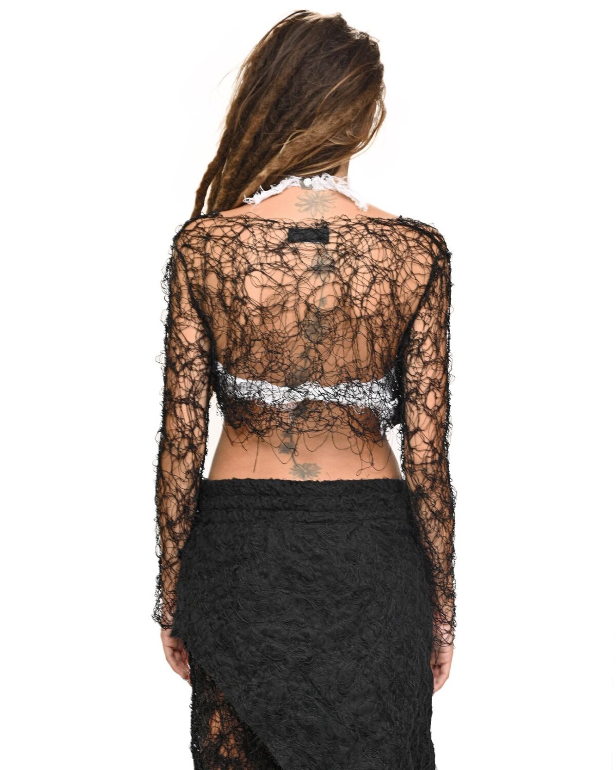 MINOAR - Web Fiber Bond Black Crop Top, Women's black viscose top with Fiber-Bond texture - 4