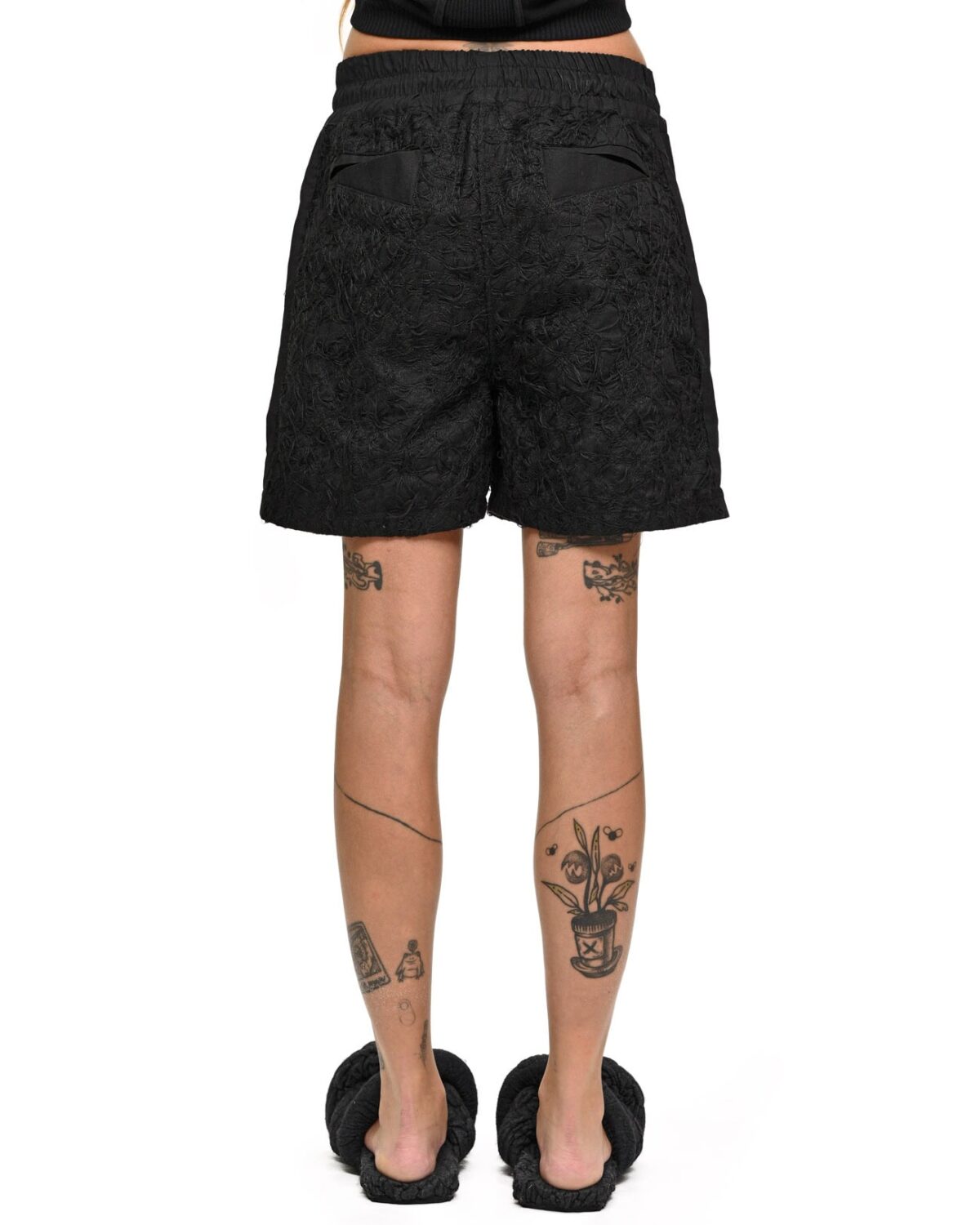 MINOAR - Fiber Bond Black Crop Shorts, Women's black cotton shorts with diagonal welt pockets - 4