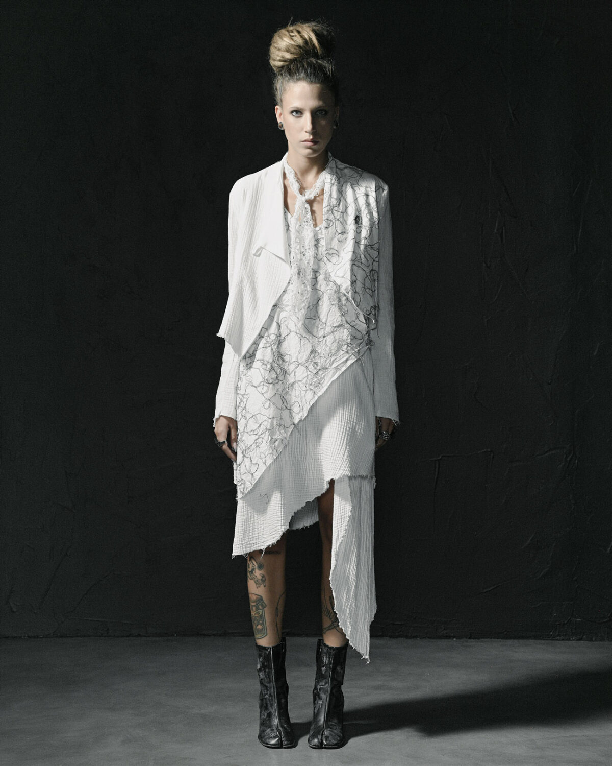 MINOAR - Diffused Asymmetry Soft Layers Dress, Women's white cotton dress with Fiber-Bond texture - 5