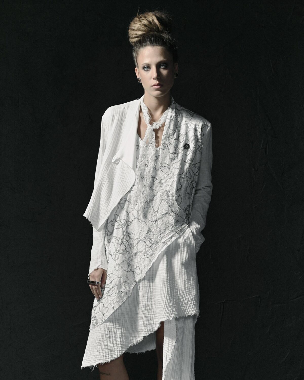 MINOAR - Diffused Fiber Bond Soft Jacket, Women's white cotton jacket with Fiber-Bond texture - 9