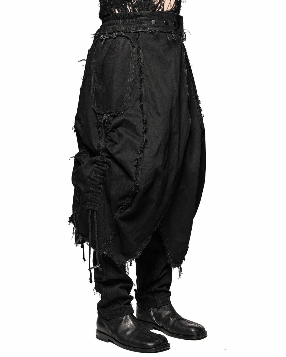 MINOAR - Cargo Volume Transform Denim Skirt, Men's black cotton skirt with cargo pocket detail - 3