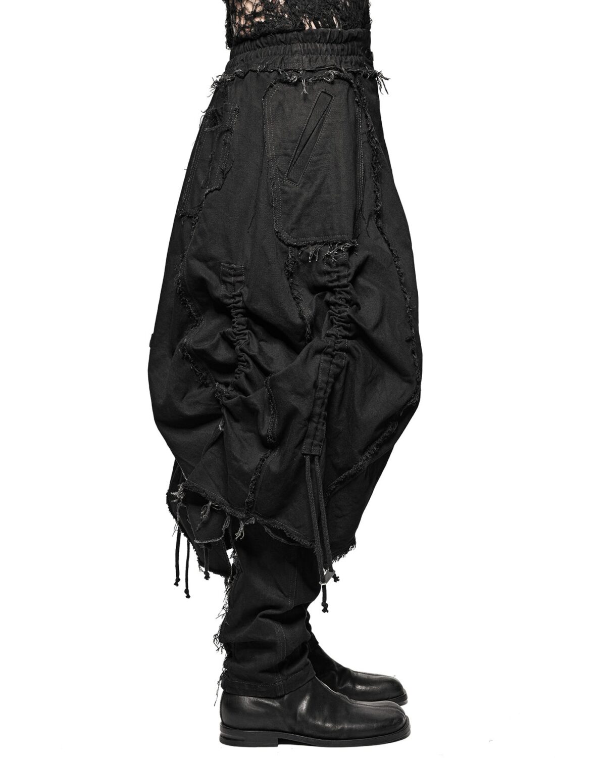 MINOAR - Cargo Volume Transform Denim Skirt, Men's black cotton skirt with cargo pocket detail - 4