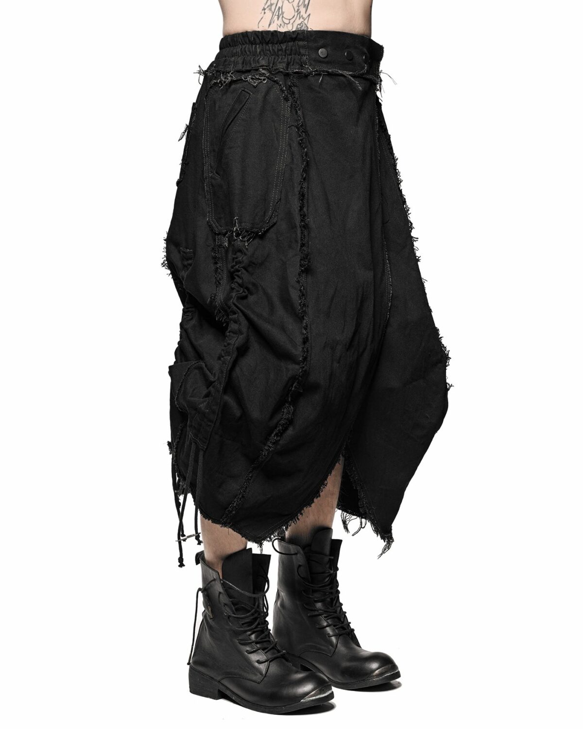 MINOAR - Cargo Volume Transform Denim Skirt, Men's black cotton skirt with cargo pocket detail - 10