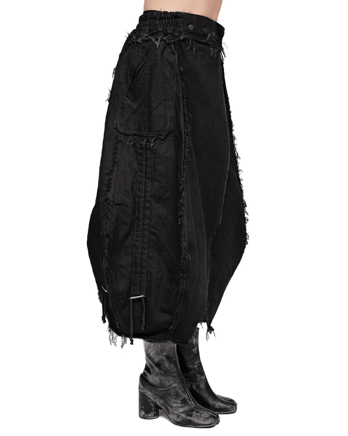 MINOAR - Cargo Volume Transform Denim Skirt, Women's black cotton skirt with cargo pocket detail - 5