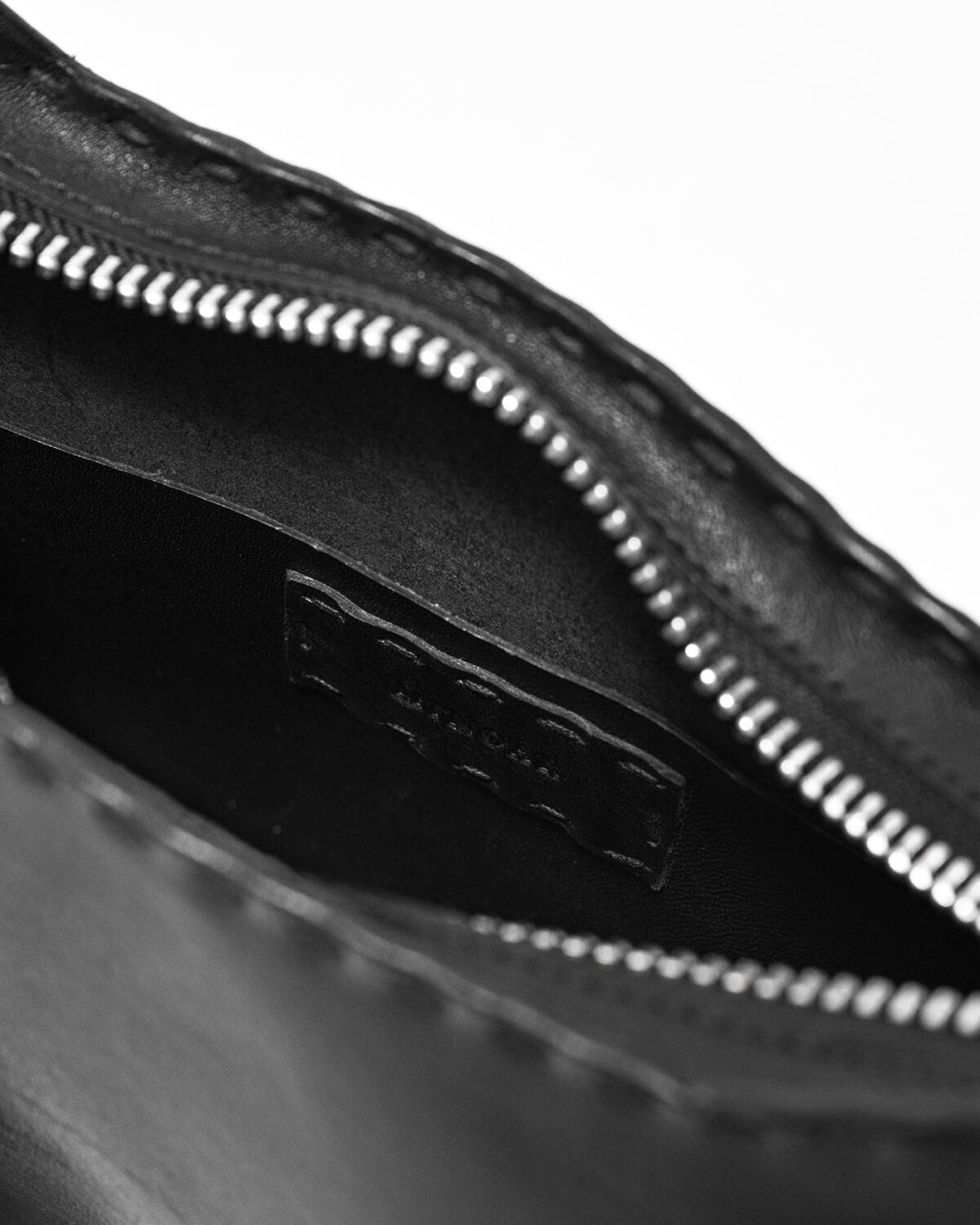MINOAR - Oracle Leather Shoulder Hexa Bag, Unisex black leather bag with steel hardware detail - 15