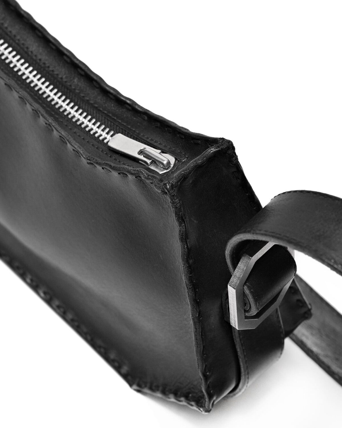 MINOAR - Oracle Leather Shoulder Hexa Bag, Unisex black leather bag with steel hardware detail - 13