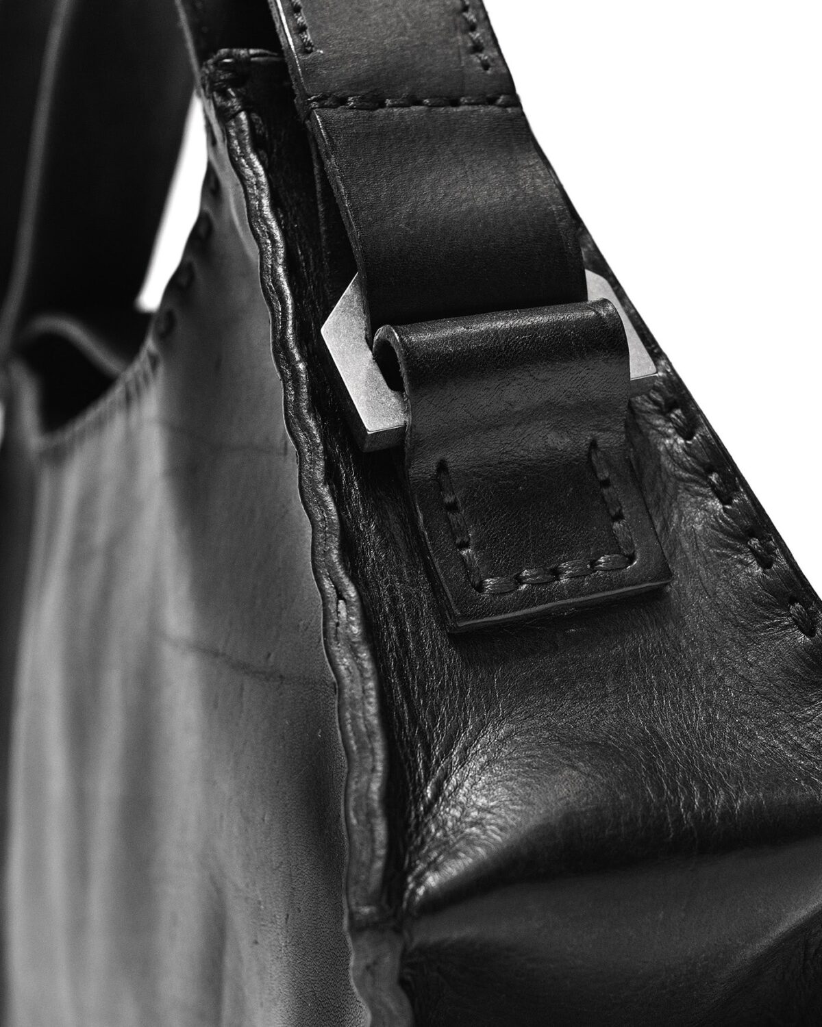 MINOAR - Oracle Leather Shoulder Hexa Bag, Unisex black leather bag with steel hardware detail - 14